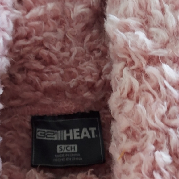 Pink Furry Turtle Neck - Picture 3 of 7